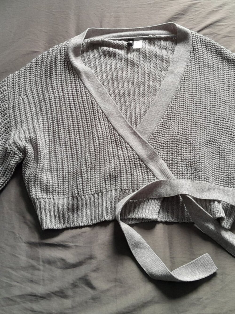 H&M Cardigan - Picture 2 of 2